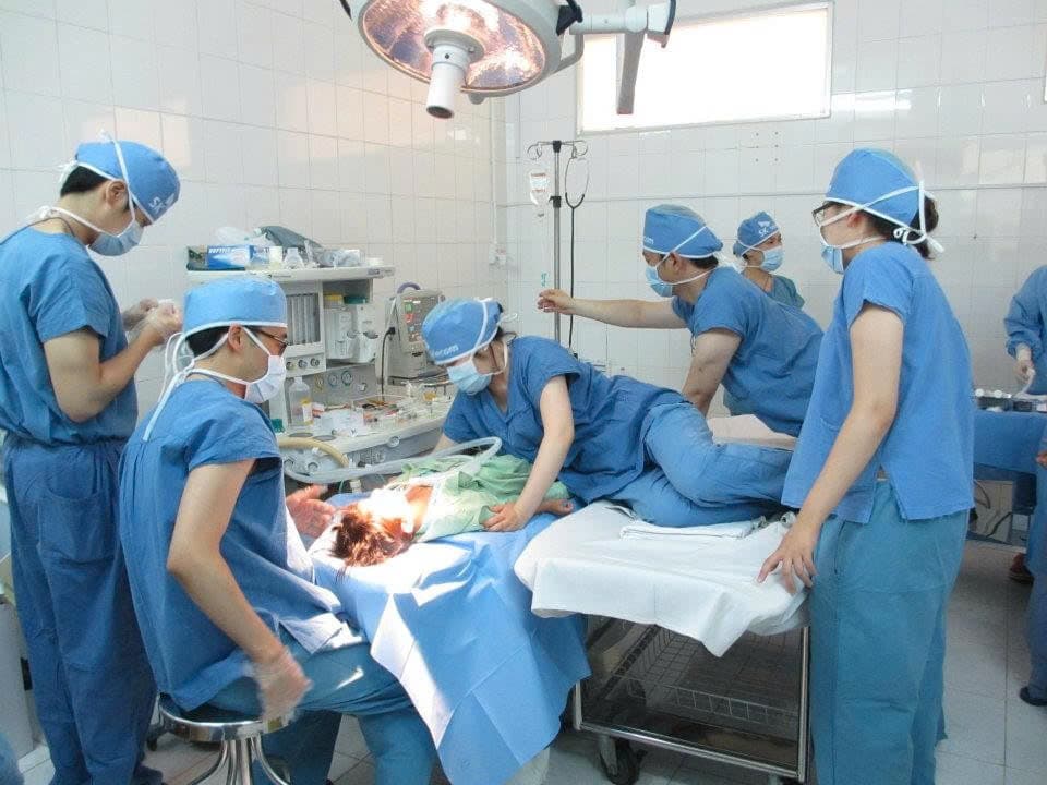 NĂM 2012 - Y THUẬT GẮN LIỀN VỚI NHÂN ĐẠO